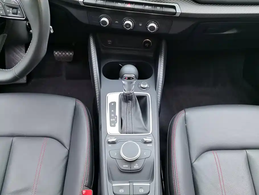 Audi Q2L — миниатюра 16