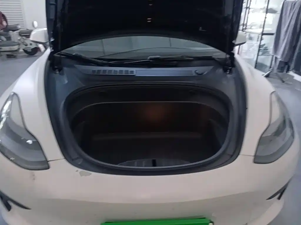 Tesla Model 3 — миниатюра 20