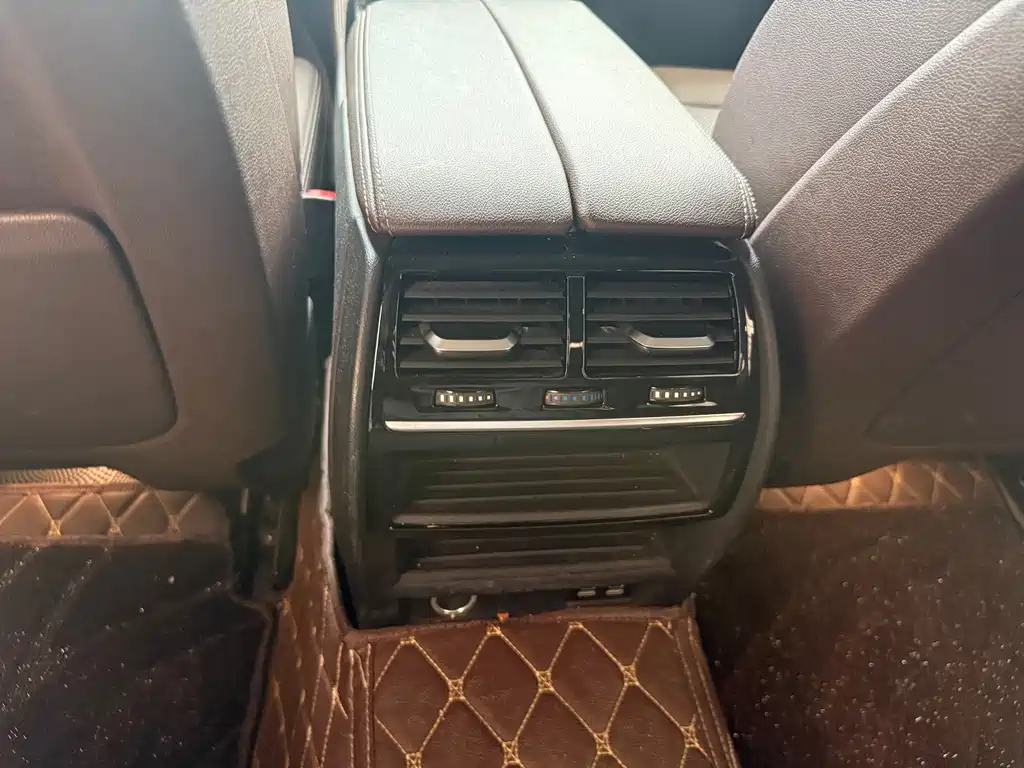 BMW 5 Series — миниатюра 30
