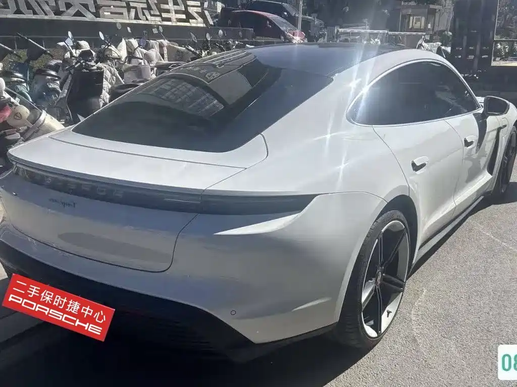 Porsche Taycan — миниатюра 5