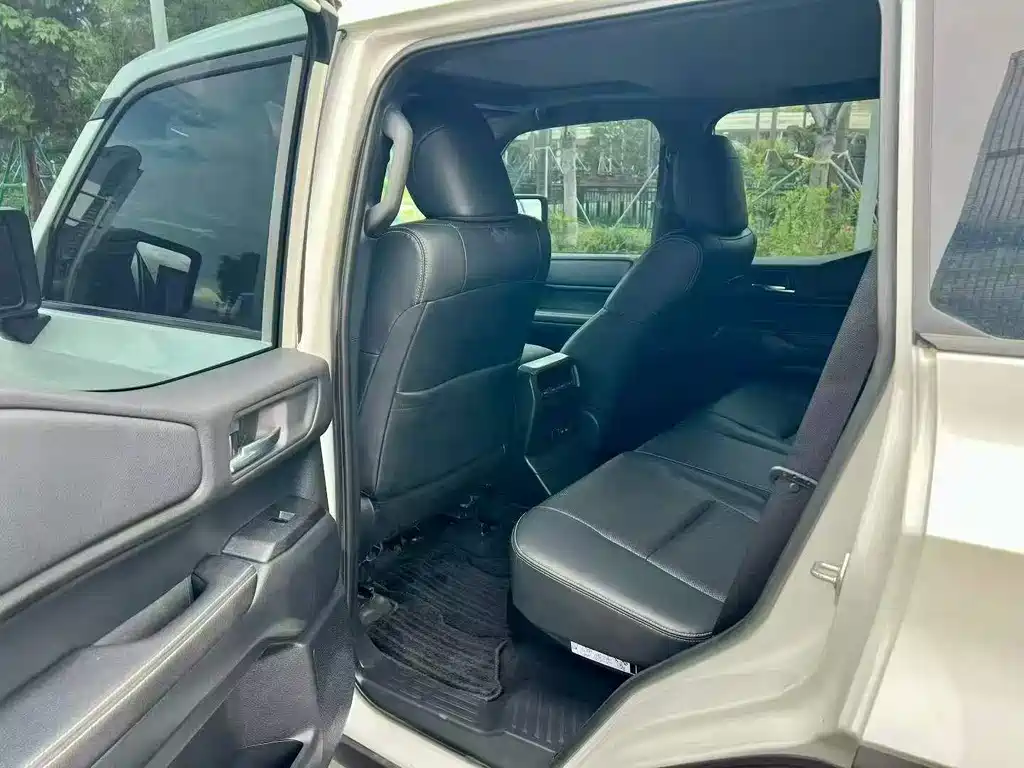 Toyota Land Cruiser Prado 2024 2.4T TX 5 мест