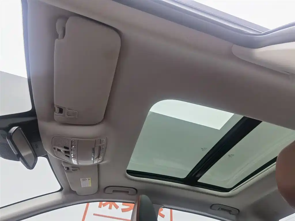 DONGFENG YI HYUN MAX