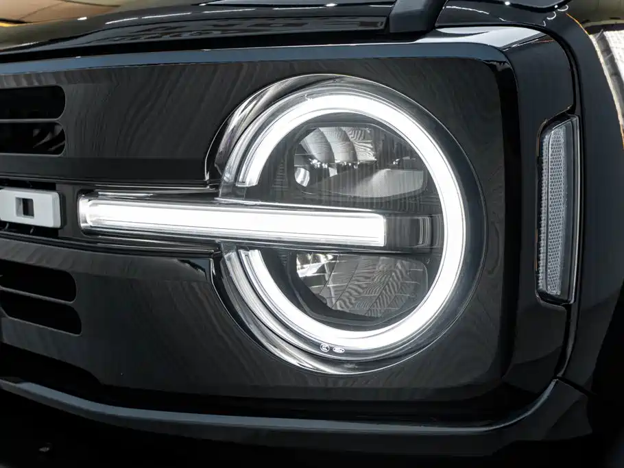 Ford Bronco — миниатюра 8