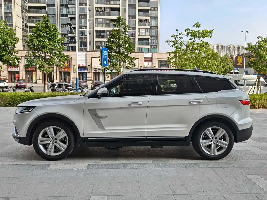 ZOTYE T700