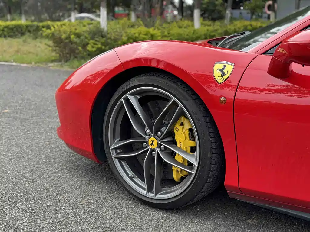 Ferrari 488 — миниатюра 7