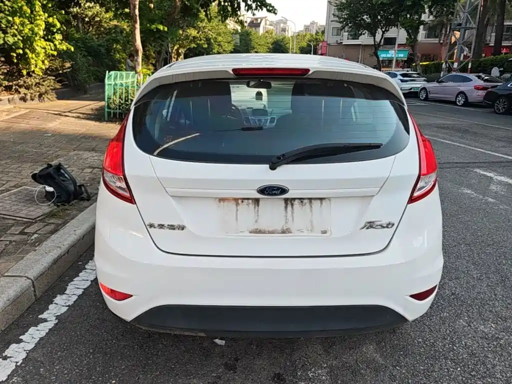 Ford Fiesta — миниатюра 6