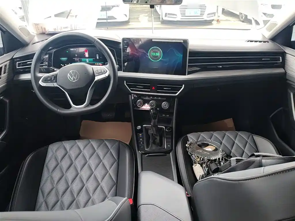 Volkswagen Sagitar 2025 300TSI DSG