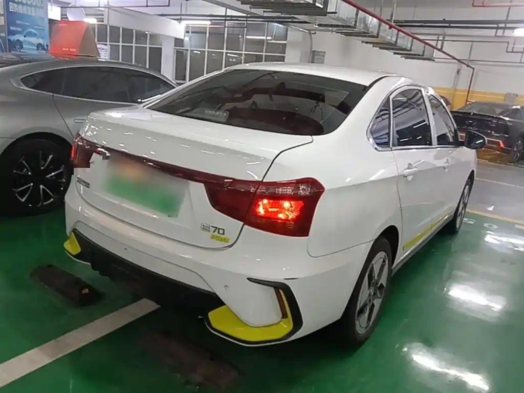 Dongfeng E70 2023 PRO