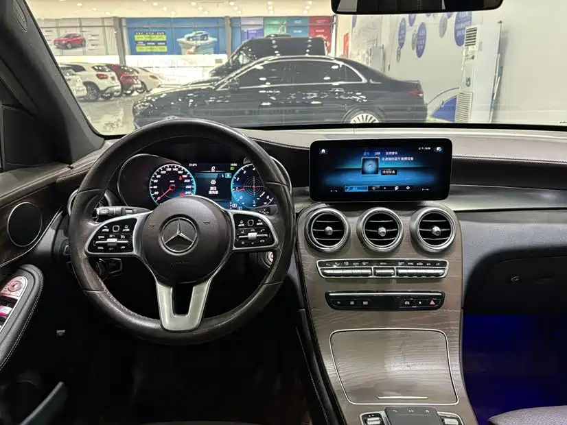 Mercedes-Benz GLC 2019 GLC 300 L 4MATIC