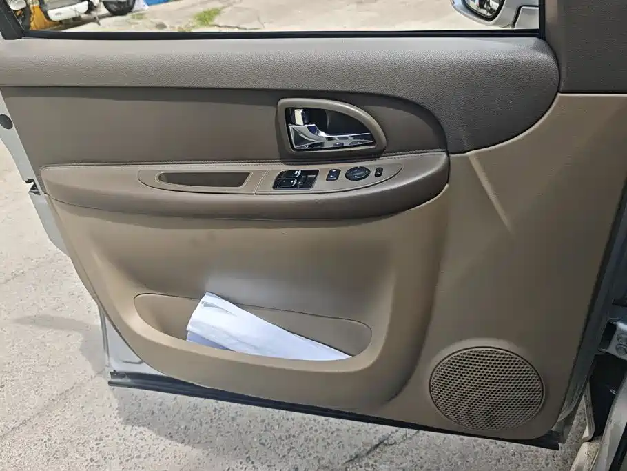 Buick GL8 — миниатюра 7
