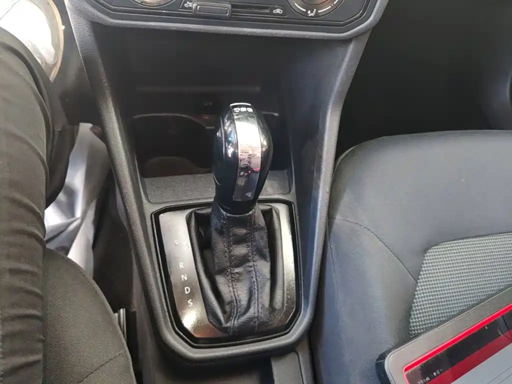 Volkswagen Jetta — миниатюра 14