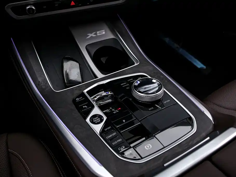 BMW X5 2023 xDrive 30Li Premium M Sport