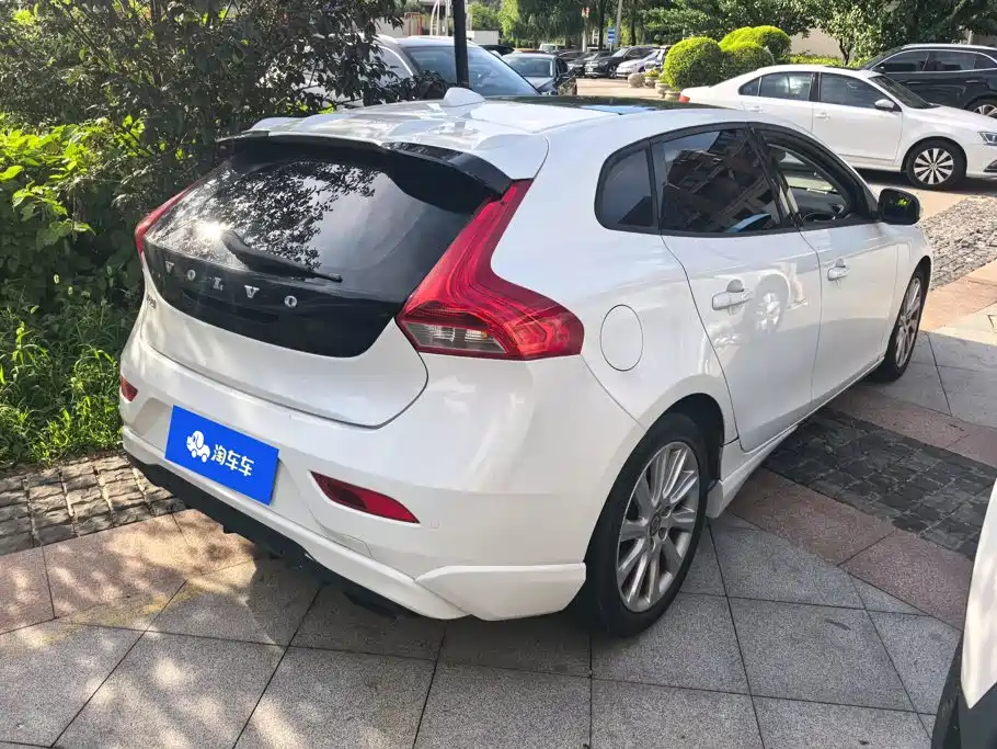 Volvo V40 — миниатюра 3