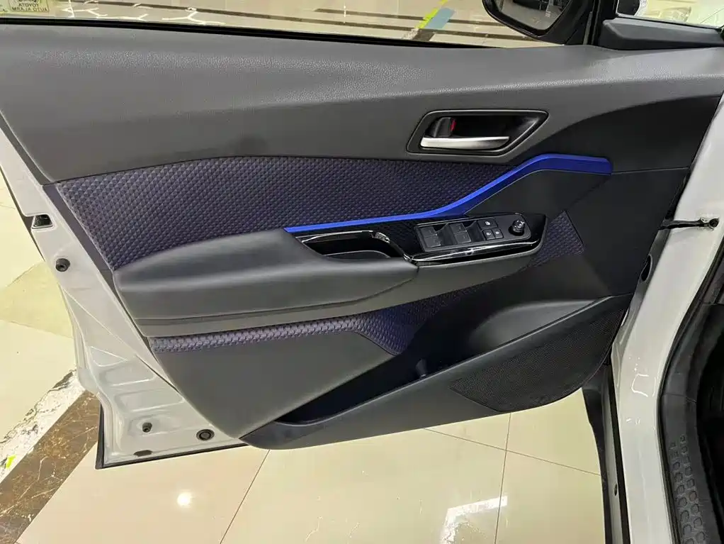 Toyota C-HR — миниатюра 5