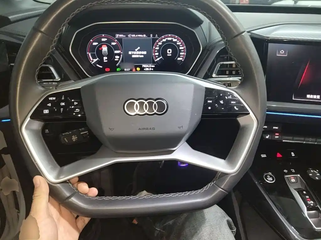 Audi Q4 e-tron — миниатюра 11