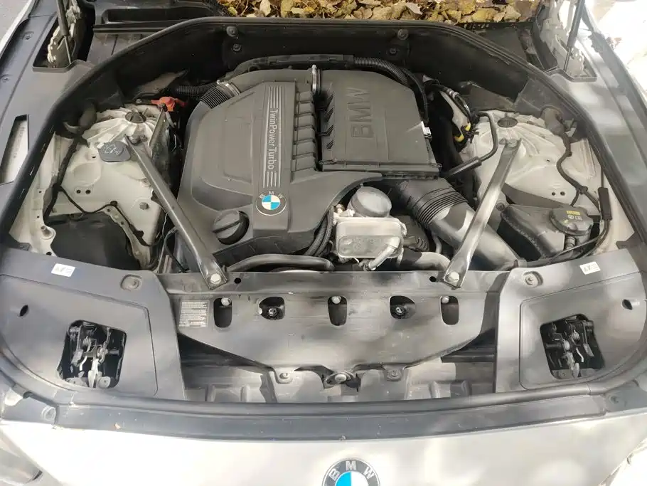 BMW 5 Series GT — миниатюра 10