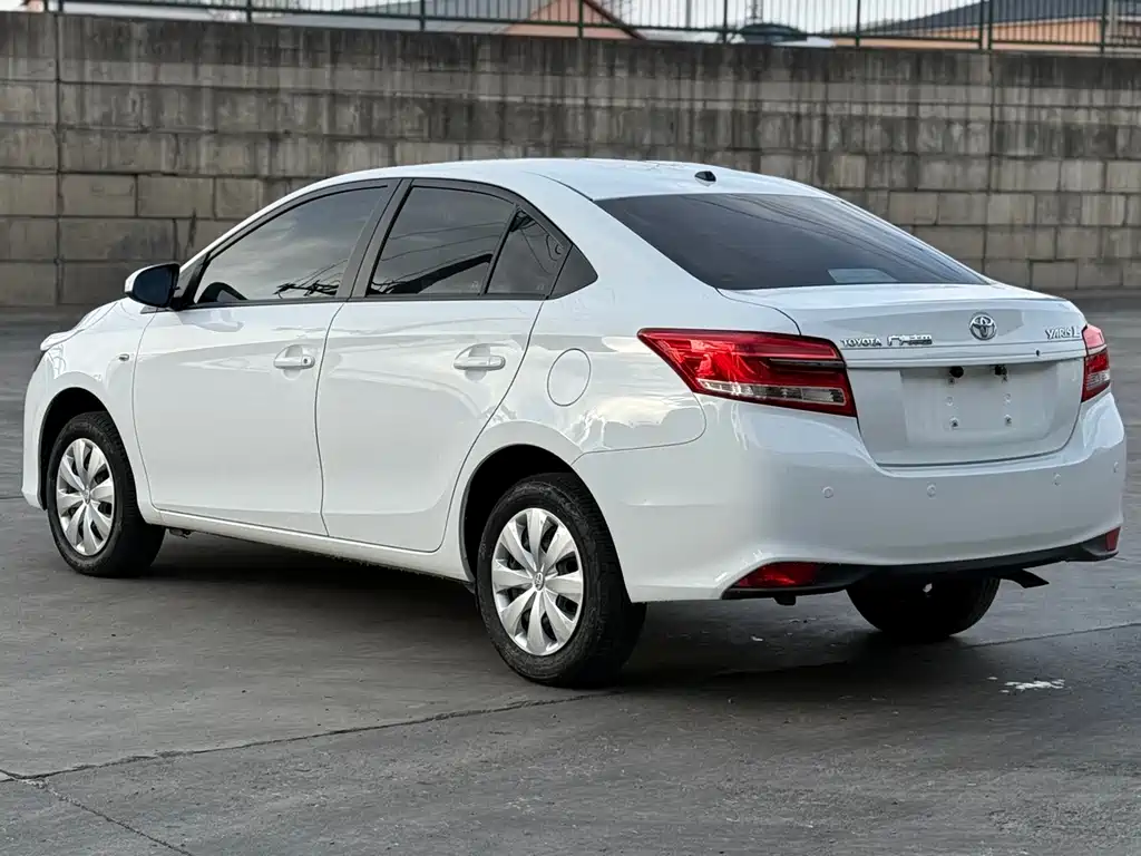 TOYOTA YARIS L TO ENJOY