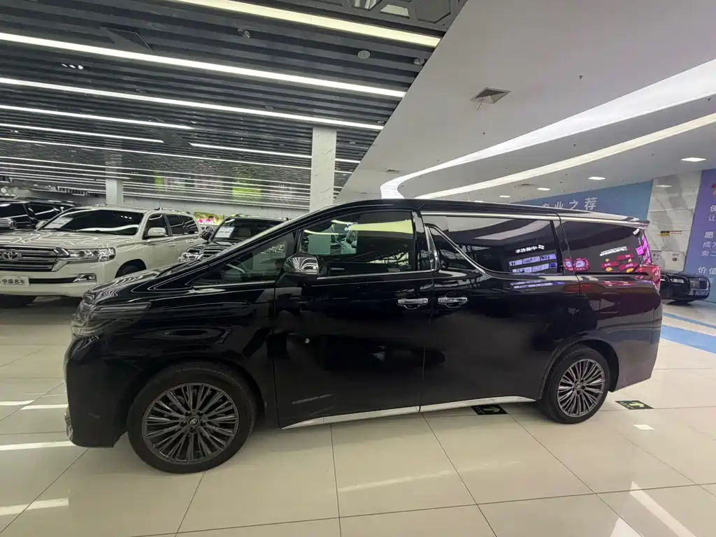 Toyota Alphard 2022 3.5L AT