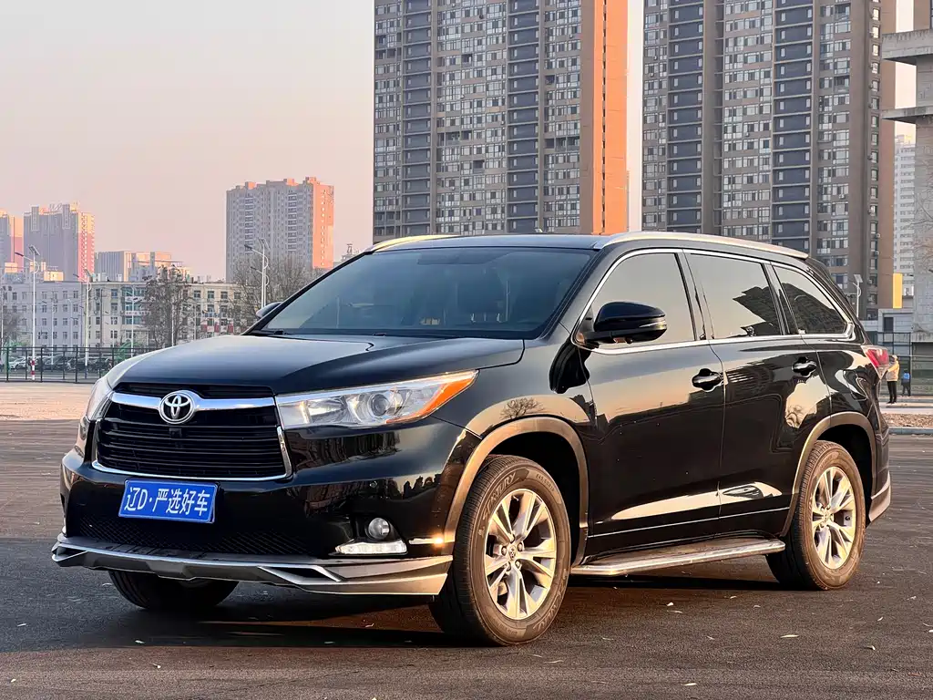 TOYOTA HIGHLANDER