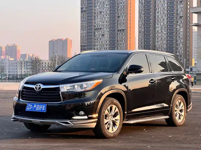 TOYOTA HIGHLANDER