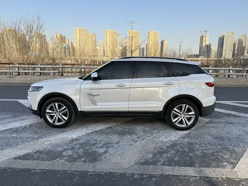 ZOTYE T700