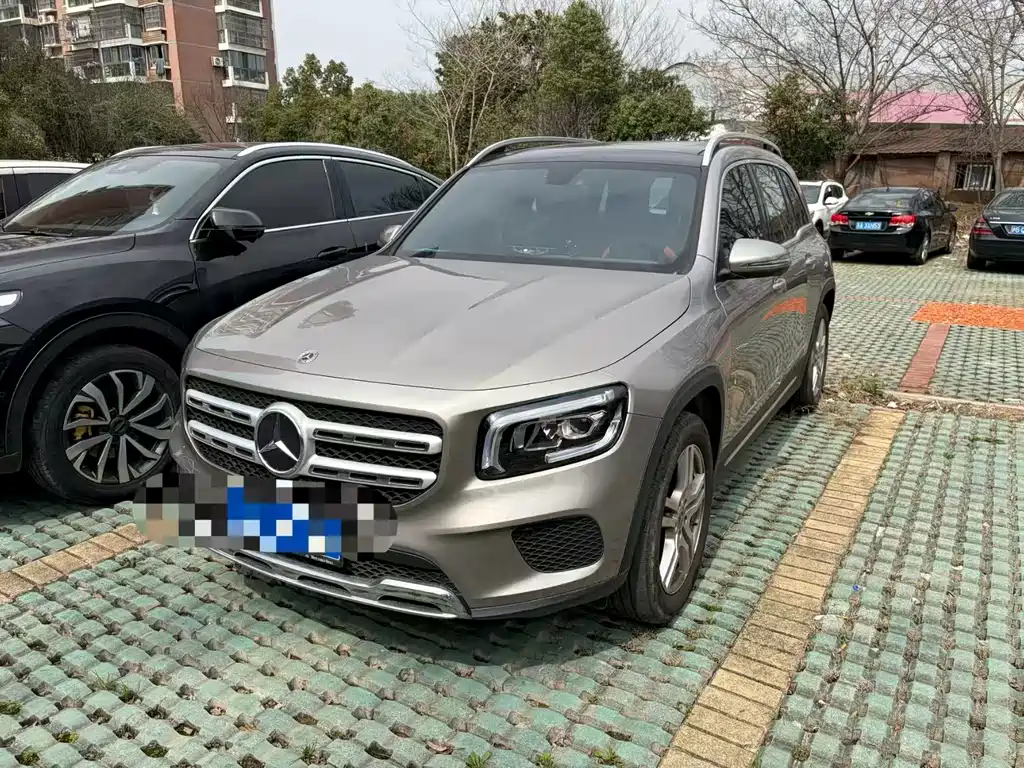 Mercedes-Benz GLB 2023