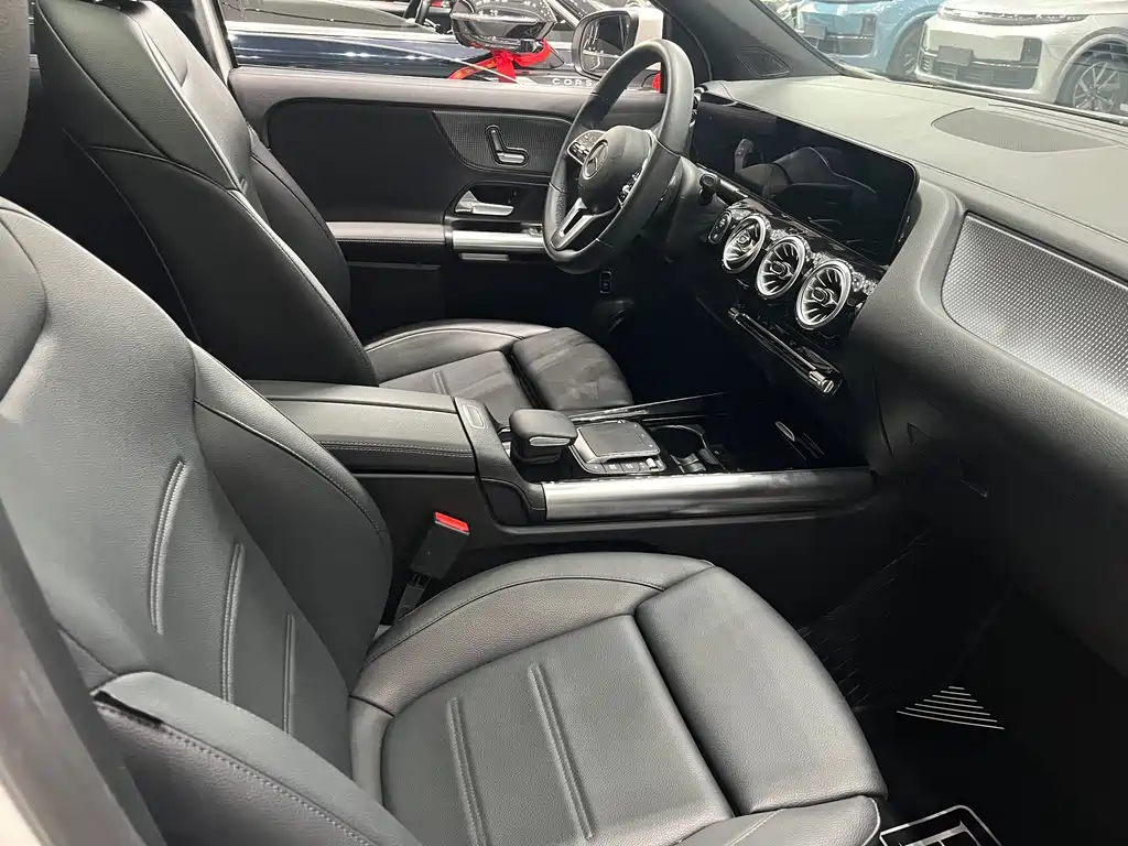 Mercedes-Benz GLA — миниатюра 6