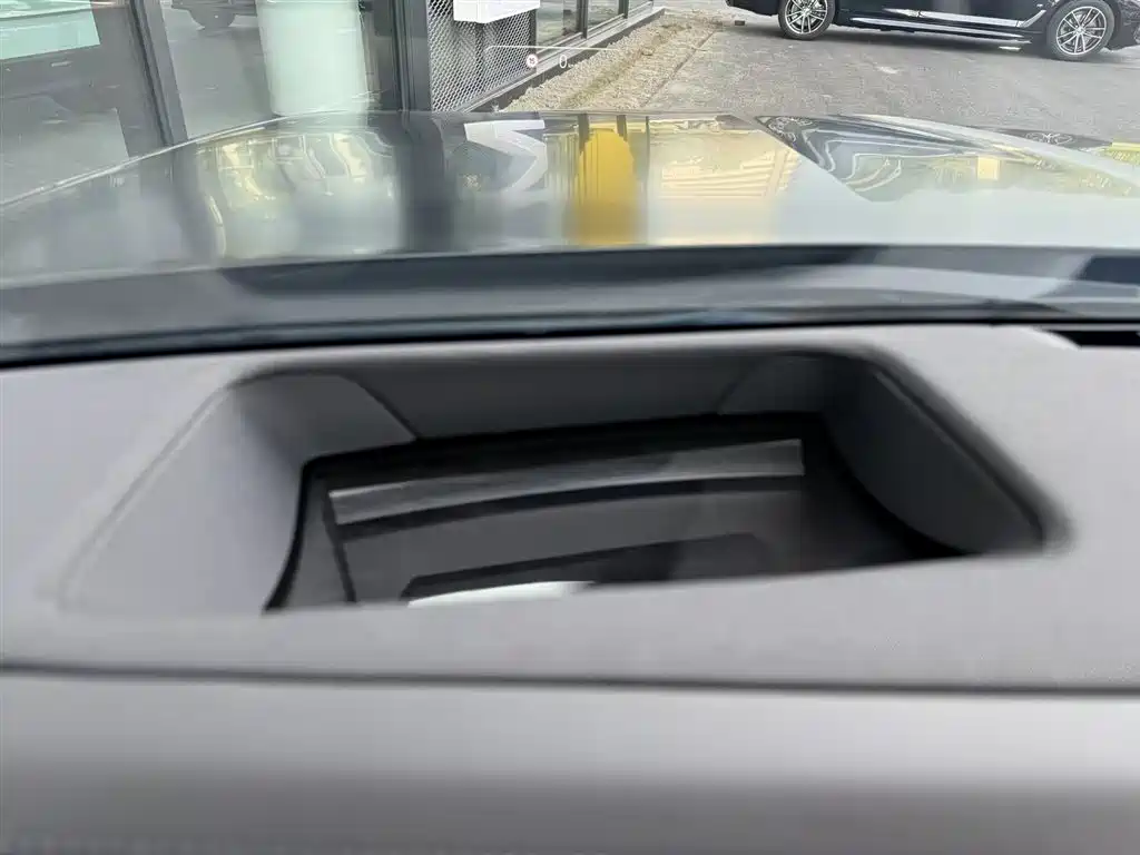 BMW i7 — миниатюра 11