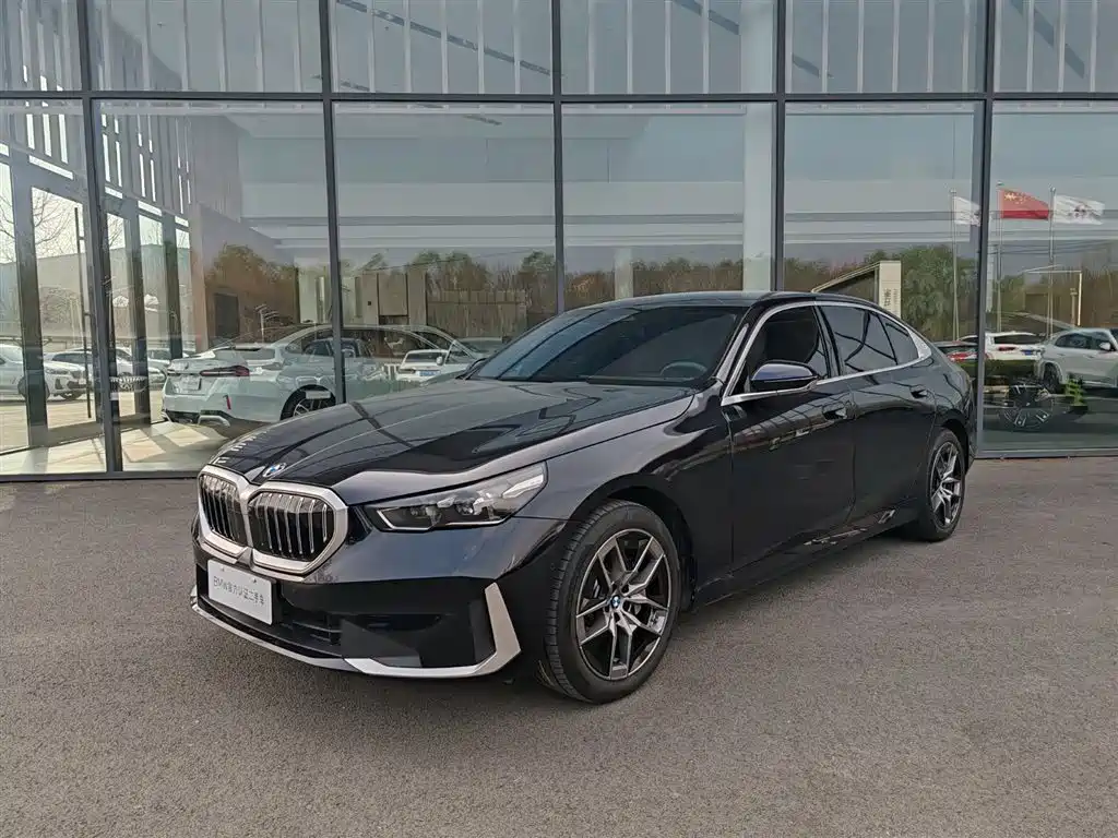 BMW 5 Series 2025