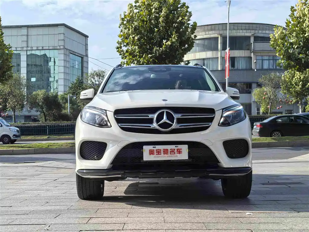 Mercedes-Benz GLE (Import) — миниатюра 2