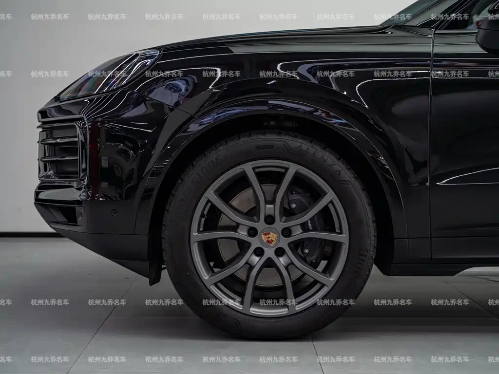 Porsche Cayenne — миниатюра 9
