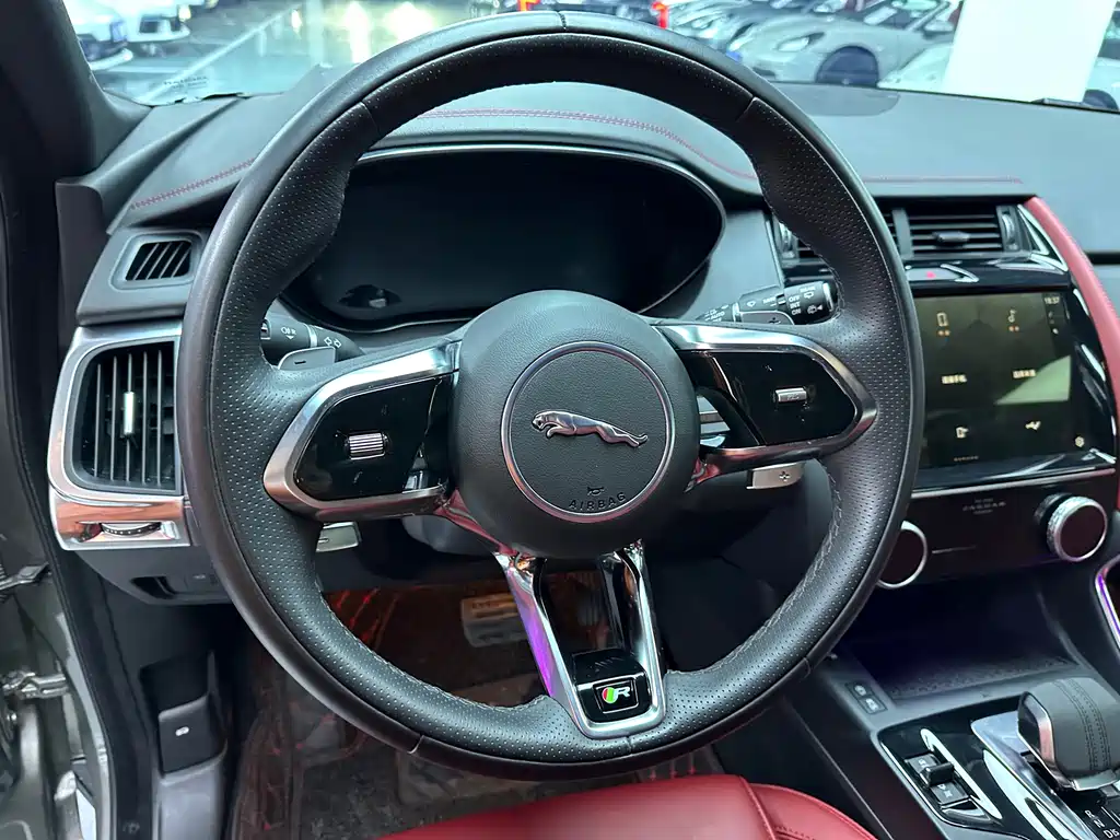 JAGUAR E PACE