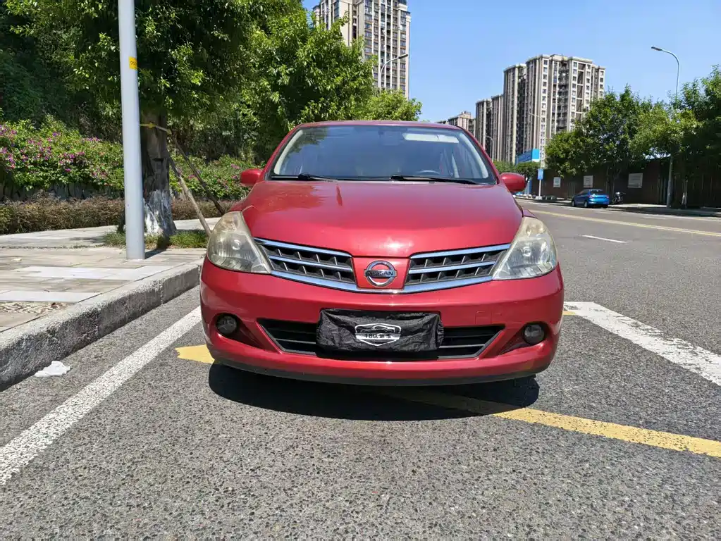 Nissan Tiida — миниатюра 2