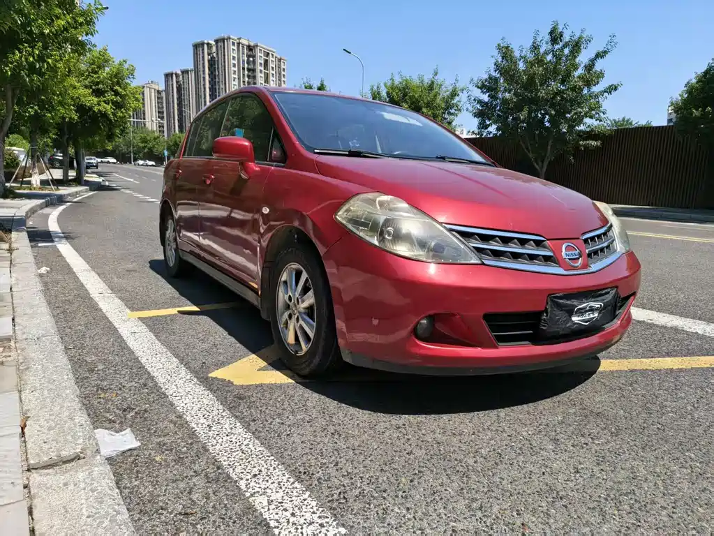 Nissan Tiida — миниатюра 3