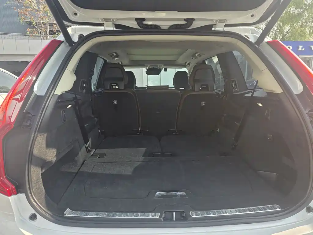 Volvo XC90 — миниатюра 6