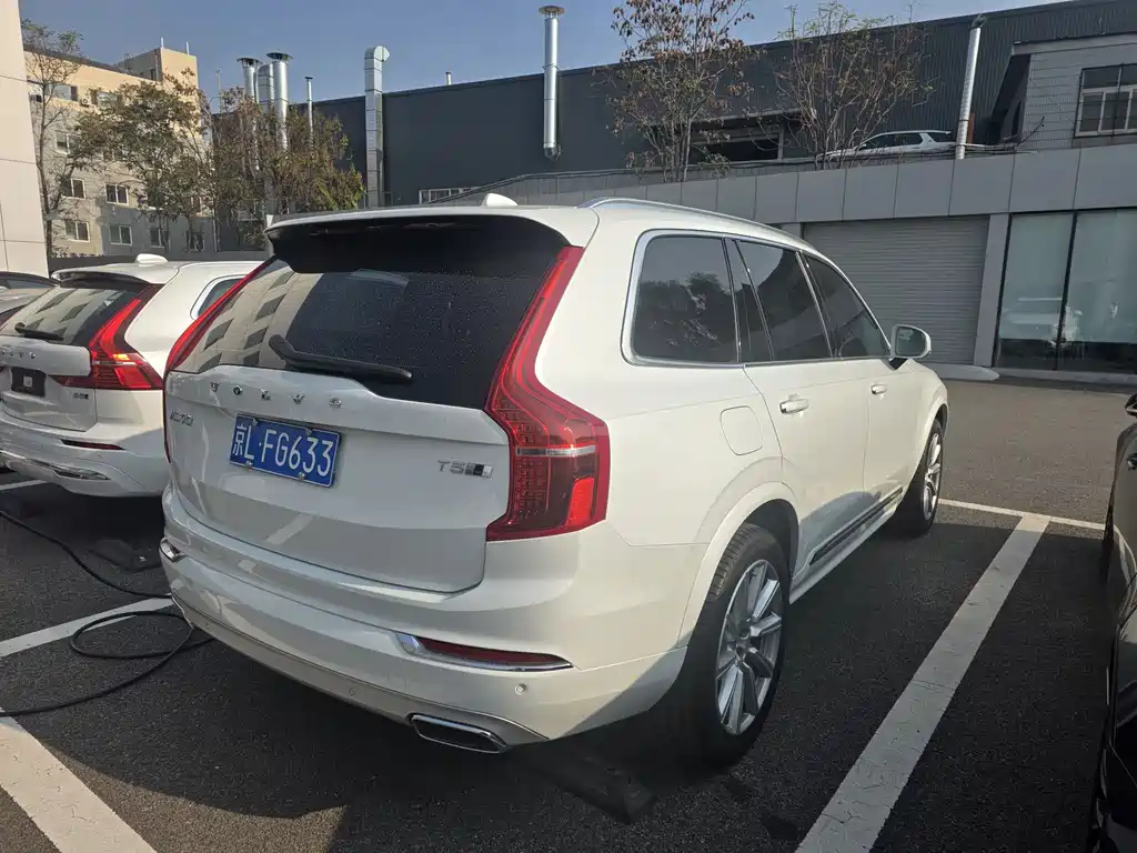 Volvo XC90 — миниатюра 13