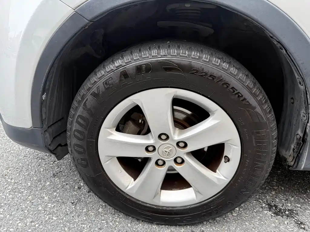 Toyota RAV4 — миниатюра 22