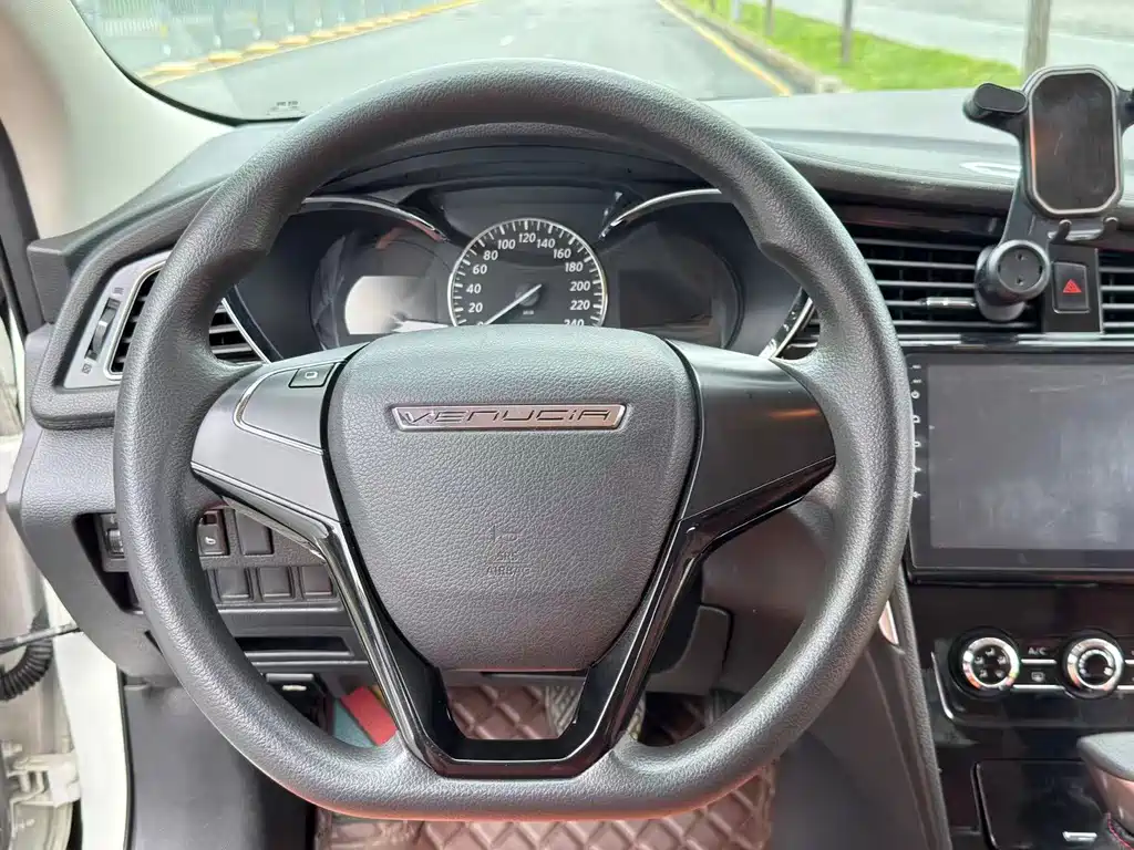 Venucia D60 2018 1.6L CVT Comfort