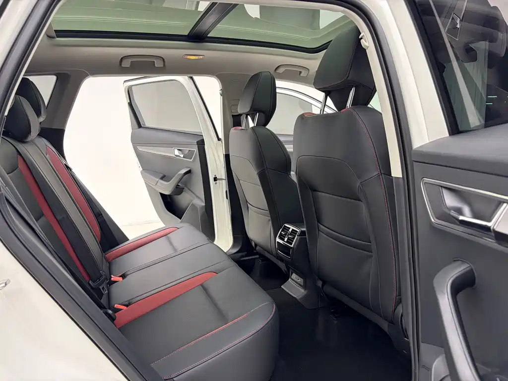 Skoda Karoq — миниатюра 17