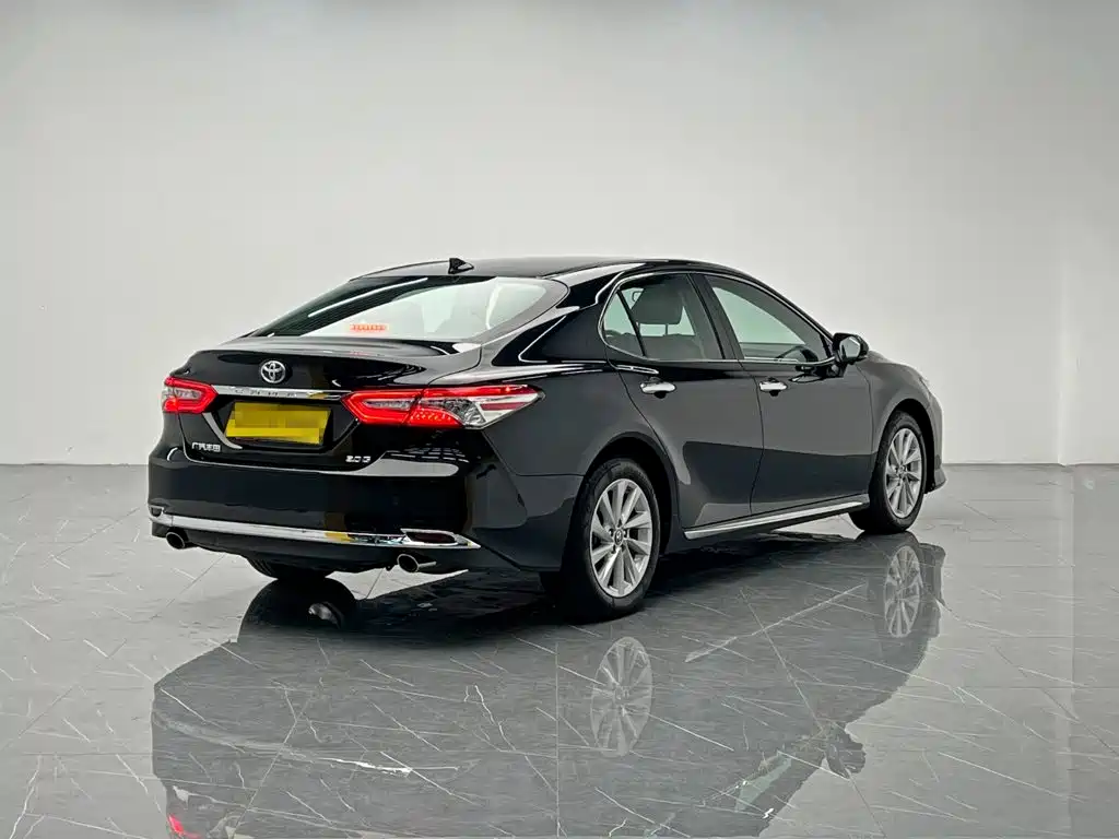 Toyota Camry — миниатюра 6