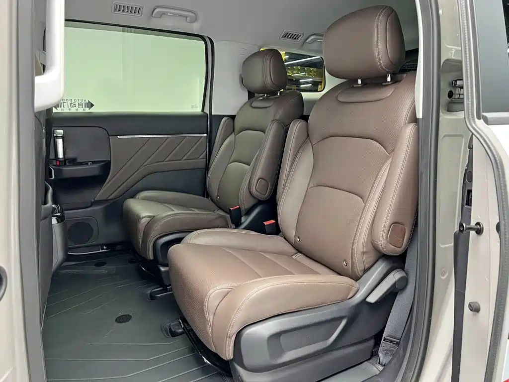 Wuling Xingguang 730 New Energy — миниатюра 17