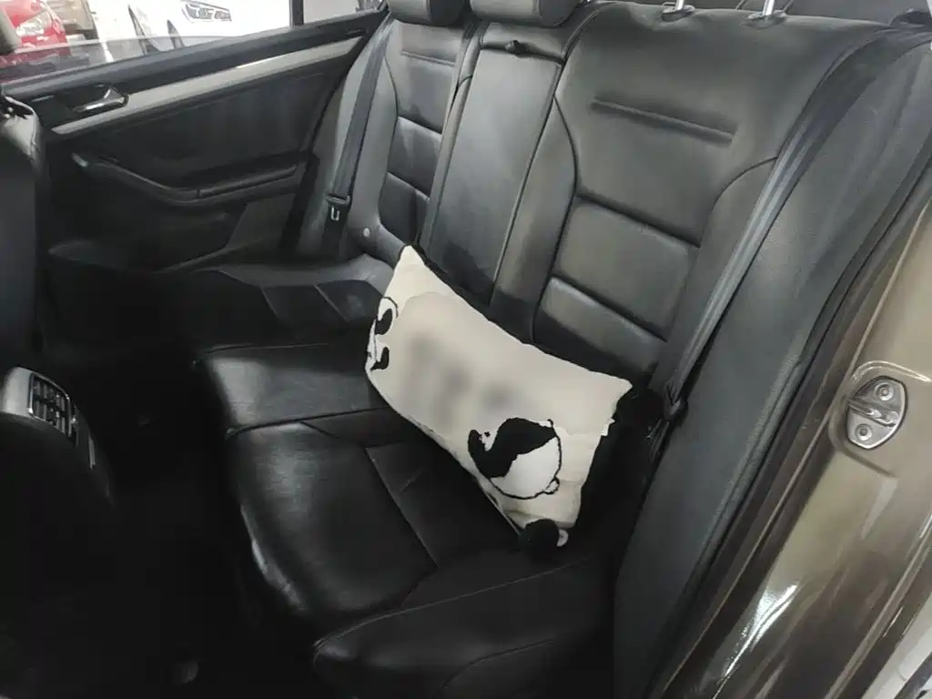 Volkswagen Sagitar — миниатюра 17