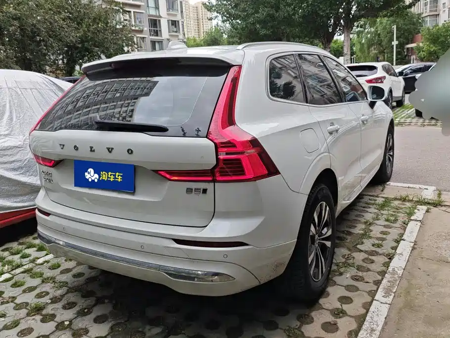 Volvo XC60 2024 B5 Luxury