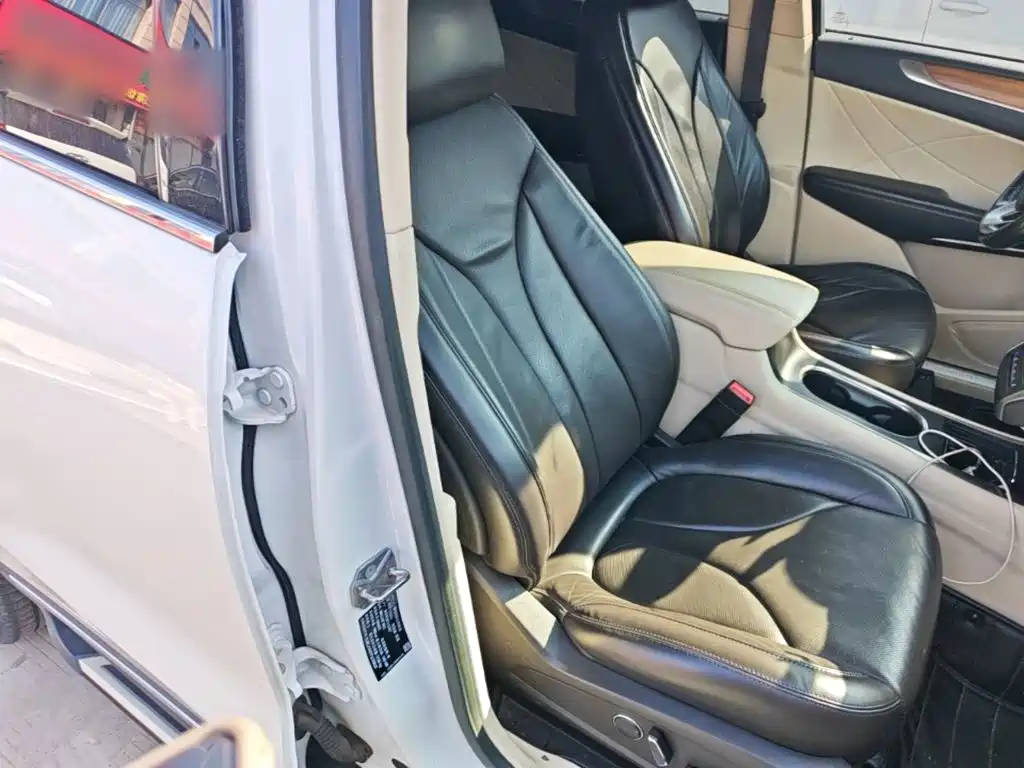 Lincoln MKC — миниатюра 25