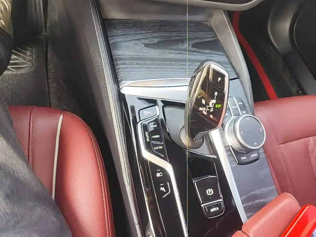 BMW 5 Series New Energy — миниатюра 14