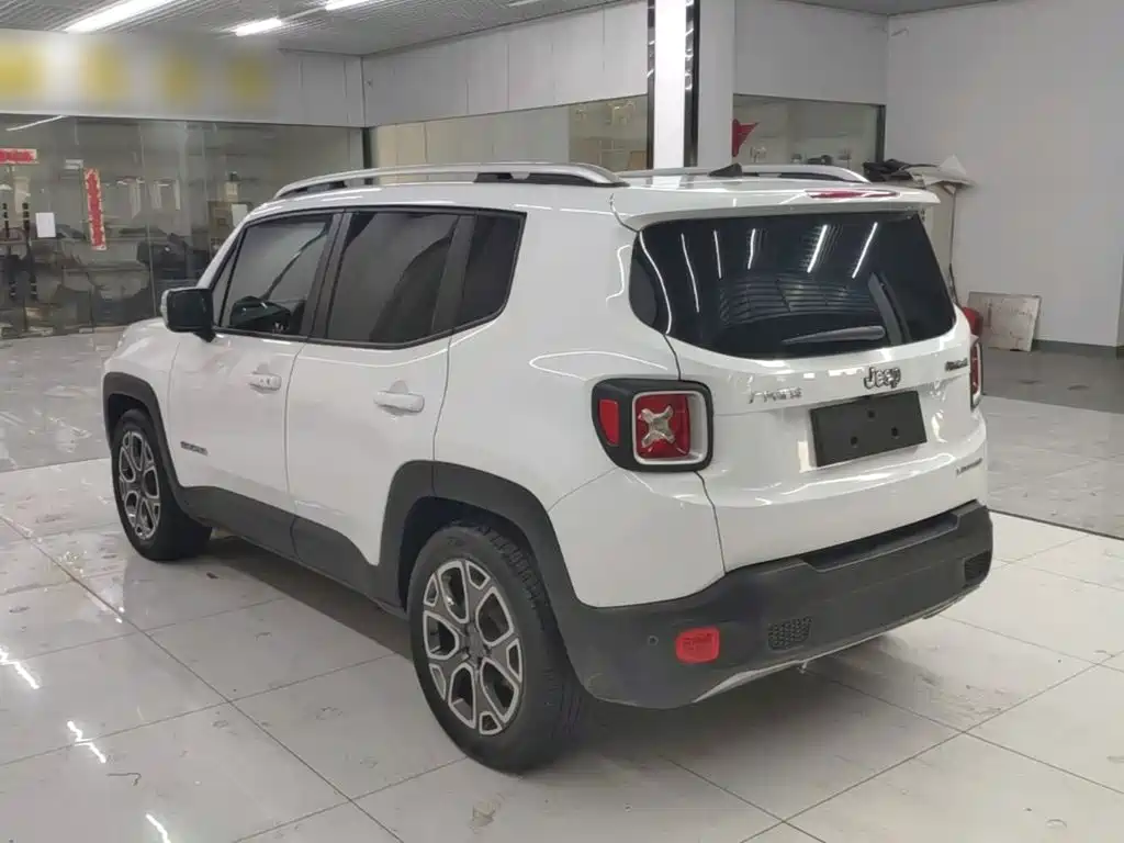 Jeep Renegade — миниатюра 5