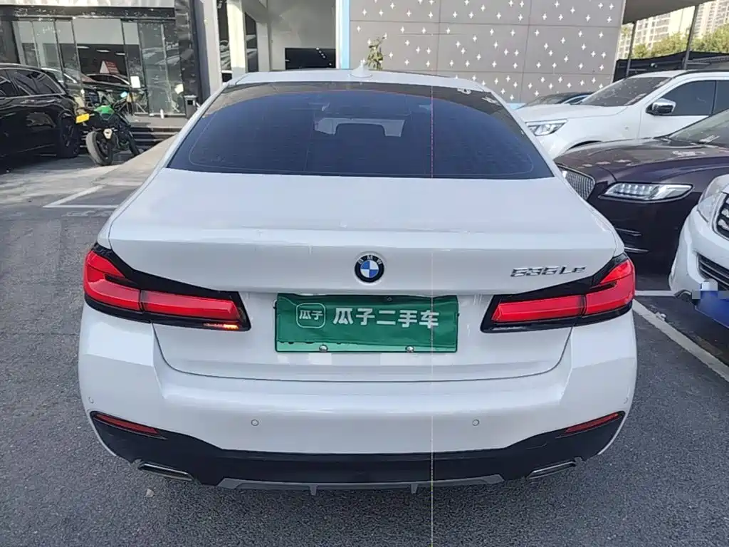 BMW 5 Series New Energy — миниатюра 6