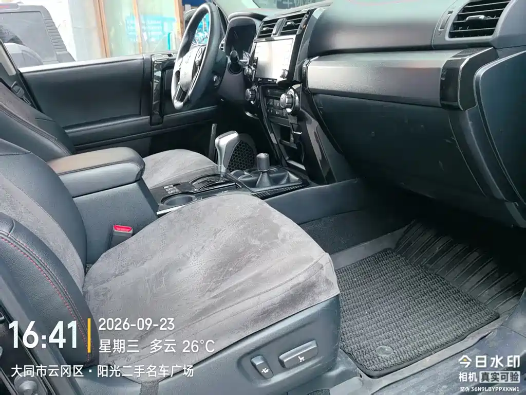 Toyota 4Runner — миниатюра 4