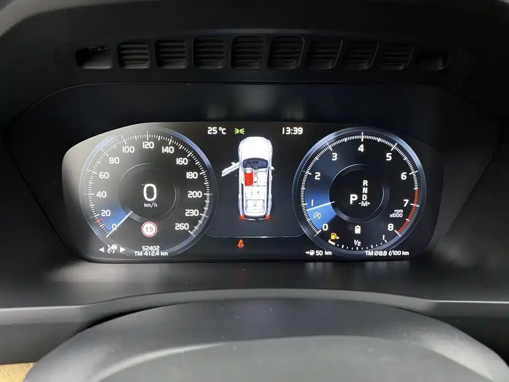 Volvo XC90 2021 B6 Luxury 7 мест