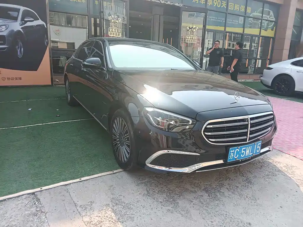 Mercedes-Benz E-Class — миниатюра 3